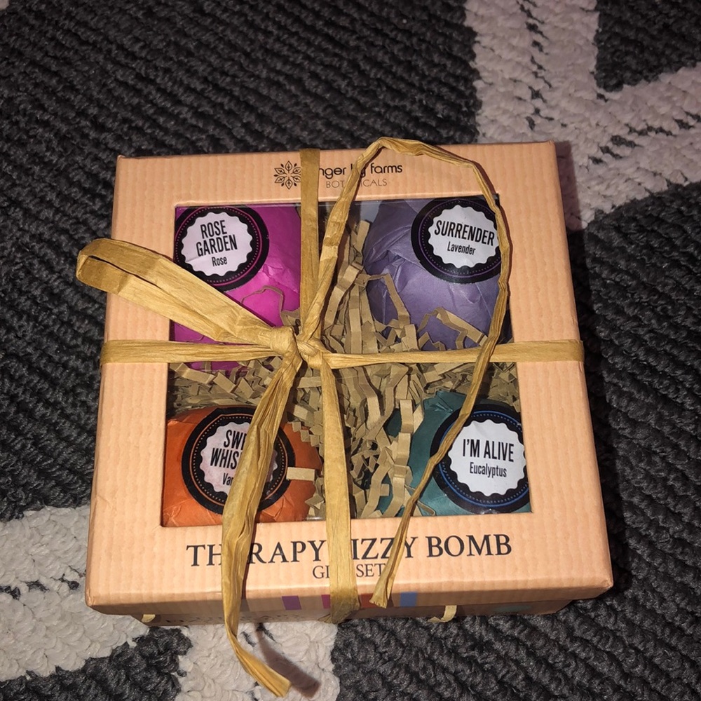frizzy bath bombs